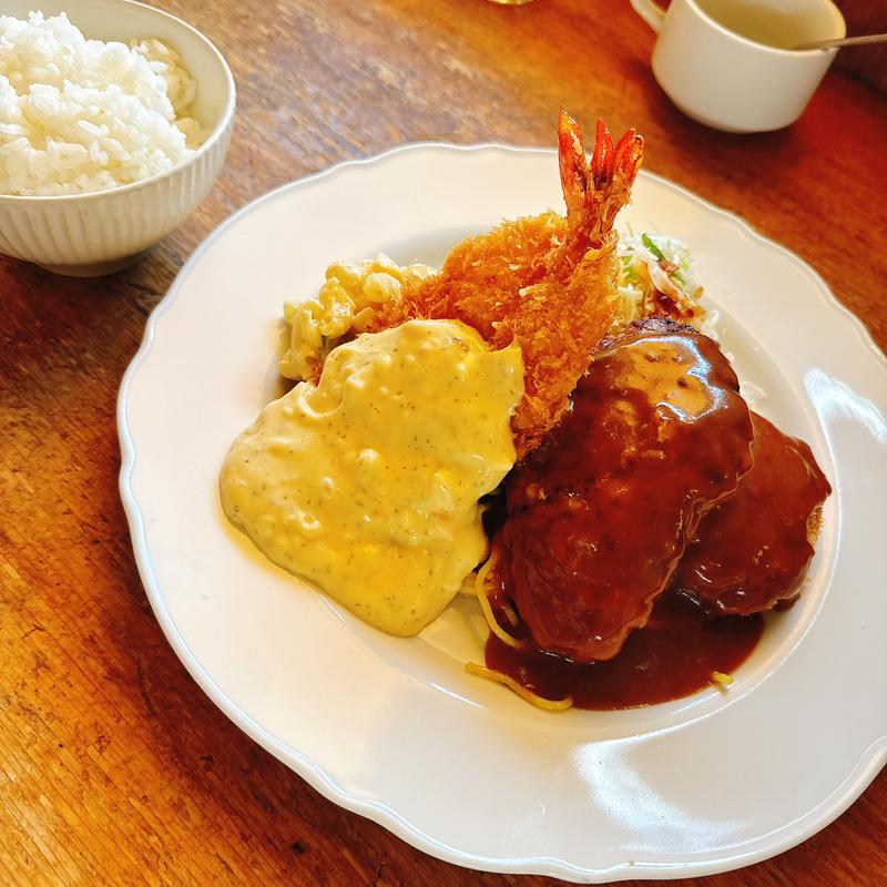 オススメセット(ハンバーグ、エビフライ、コロッケ)(洋食よだれ道 )