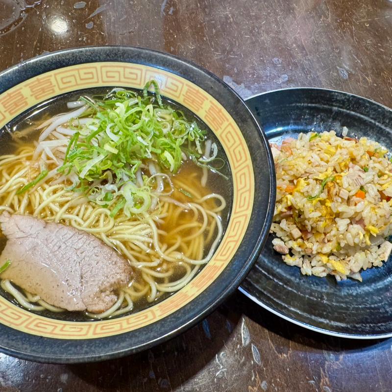 ラーメン＆チャーハン（小）セット(中華料理 花北京)