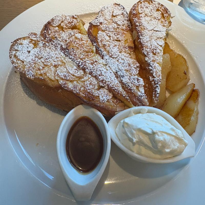 アーモンドフレンチトースト(サラベス 東京店 )