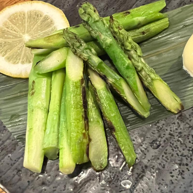 アスパラ炭火焼き(居酒屋 天金 （てんきん）)