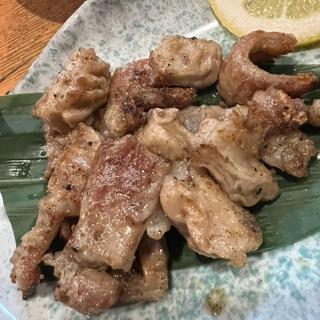 塩ホルモン網焼唐揚(居酒屋 天金 （てんきん）)