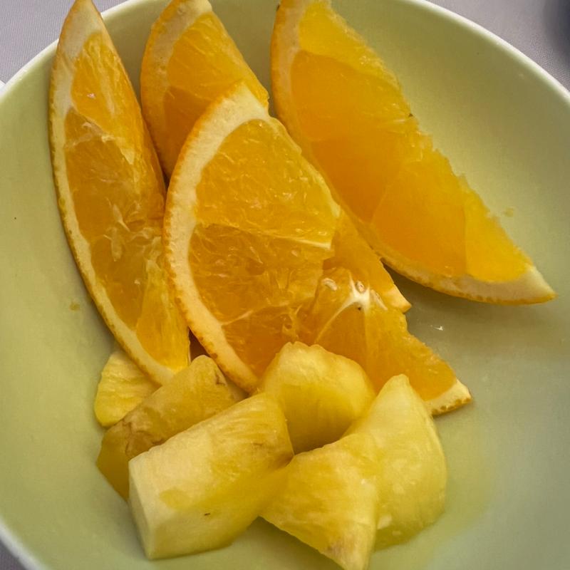 フルーツ盛り(メインダイニングルーム)