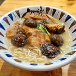 どんこと角煮の旨煮ラーメン