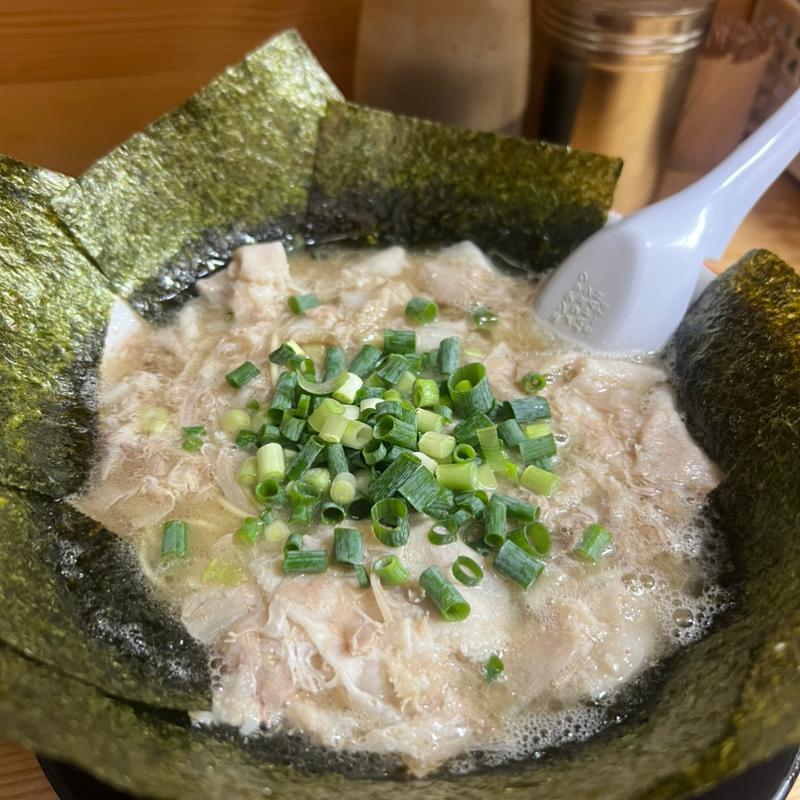チャーシューメン 海苔トッピング(しぇからしか 仁川店 )