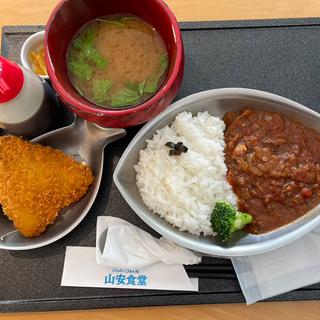 ひもの屋さんのアジカレー(山安食堂)