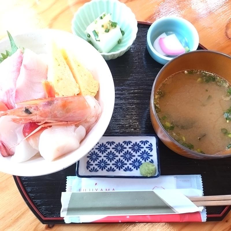 海鮮丼(魚梶)