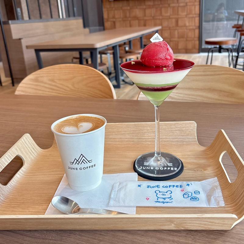 カシスのパフェ(JUNE COFFEE OSAKA)