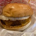 トリュフ薫る半熟月見絶品チーズバーガー(ロッテリア 新木場駅)