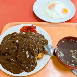 カツカレー 目玉焼き