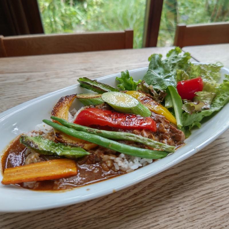グリル野菜とチキンのカレー(cafe kaeru)