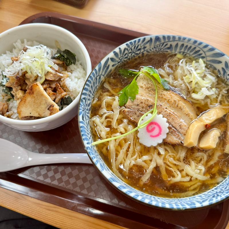 中華そば大盛り＋チャーシュー丼(らーめん理庵)