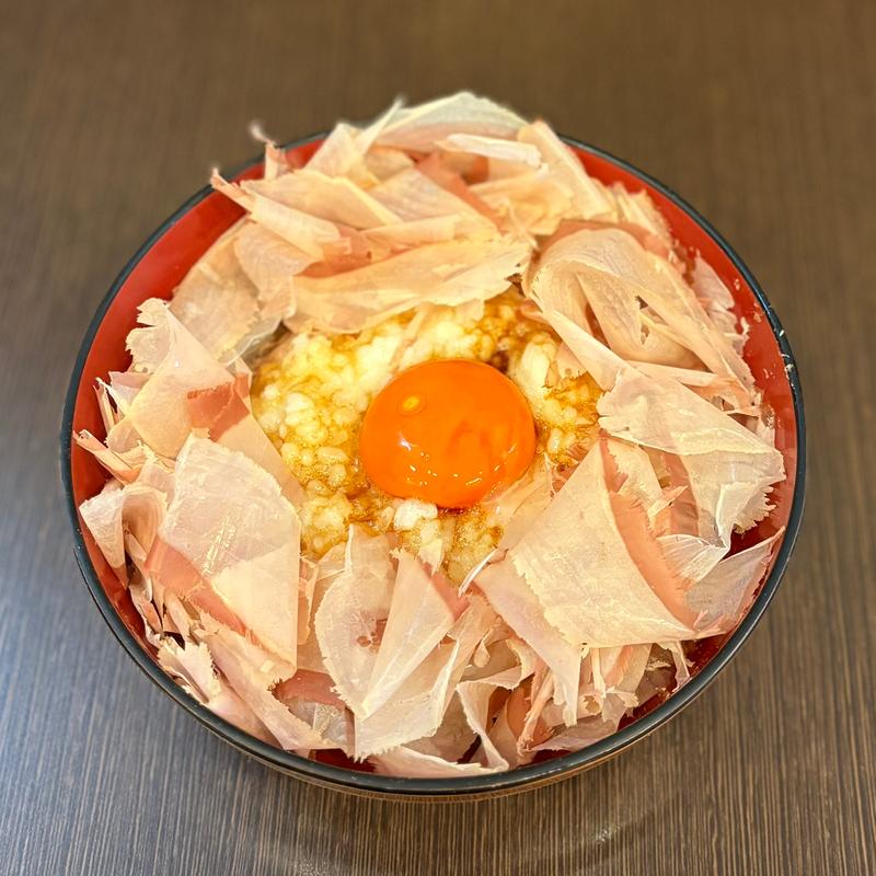 紅孔雀卵かけご飯(とものもと)