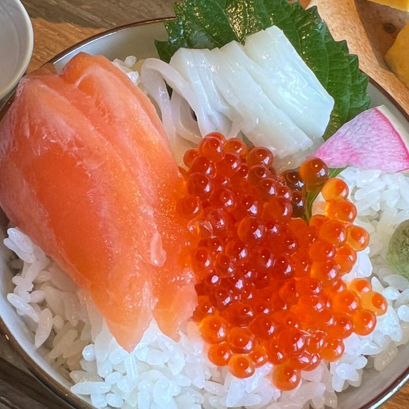 いくら海鮮丼(炭焼処きたぐに)