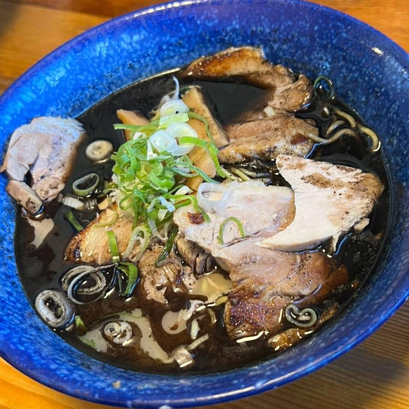 焦げニンニク塩チャーシュー麺(支那虎)
