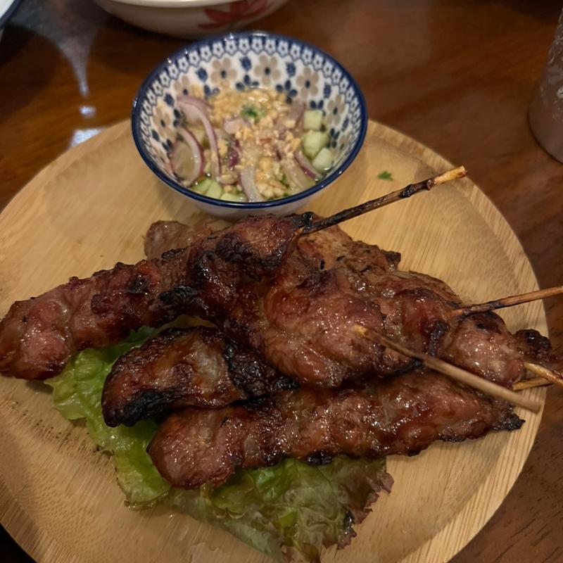 ムービン タイ屋台の豚串焼き(タイのおうちごはんaroina)