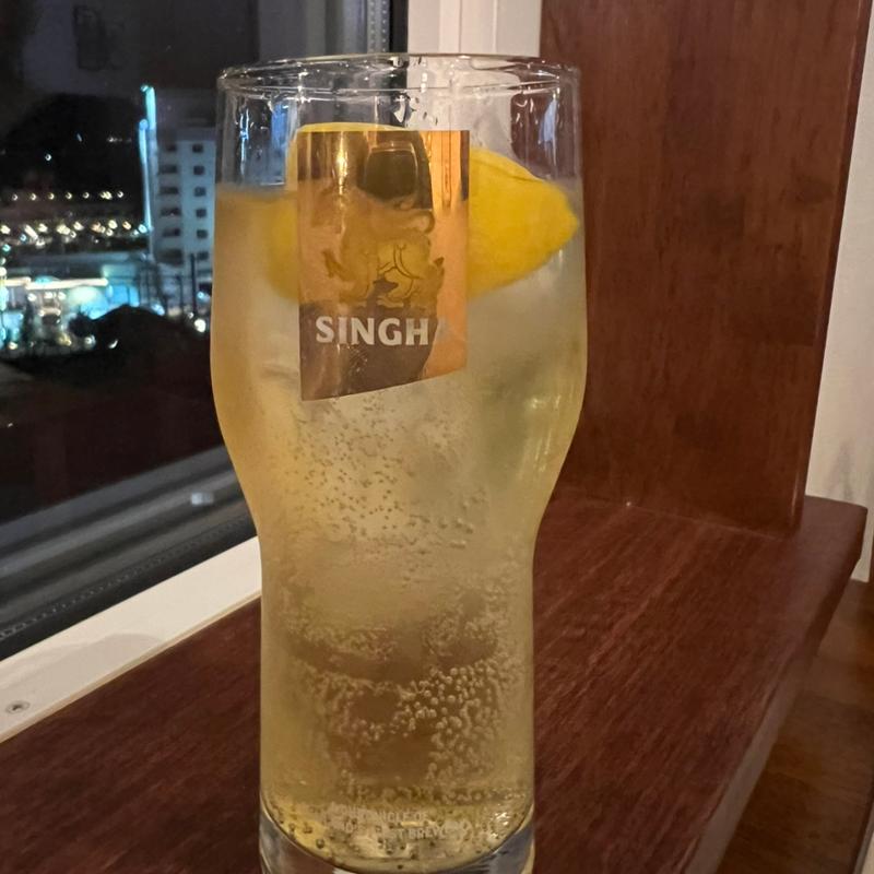 タイ産メコンウイスキーのハイボール、(タイのおうちごはんaroina)