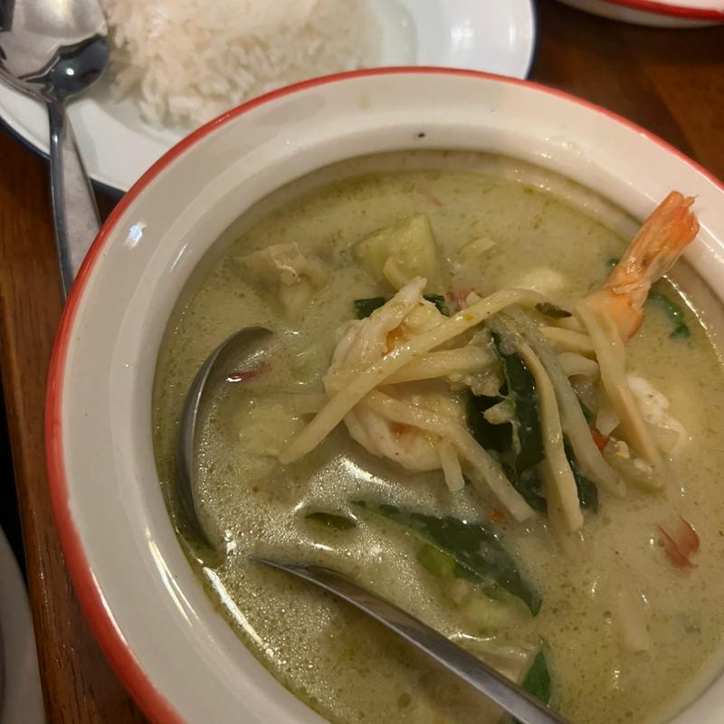 ゲンキョワーン グリーンカレー(タイのおうちごはんaroina)