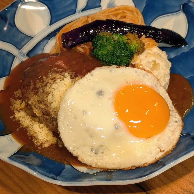 自家製ハンバーグ(山本のハンバーグ 阿佐ヶ谷食堂)