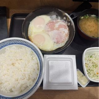 ダブルハムエッグ納豆定食