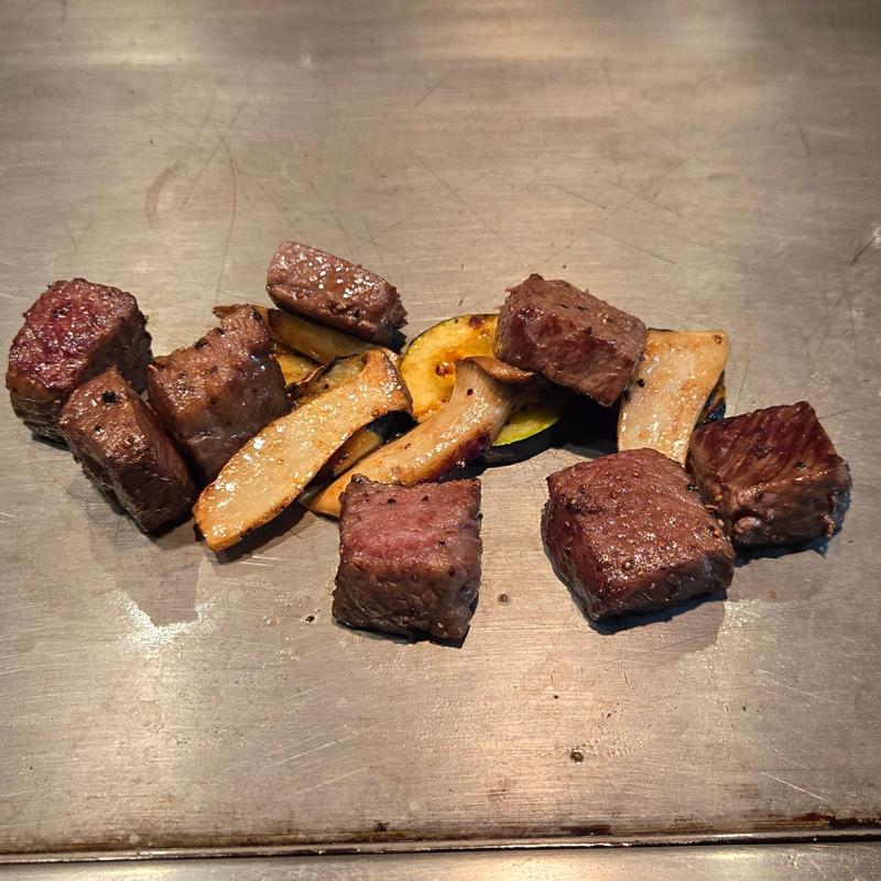 サイコロステーキ(お好み焼 おけ)