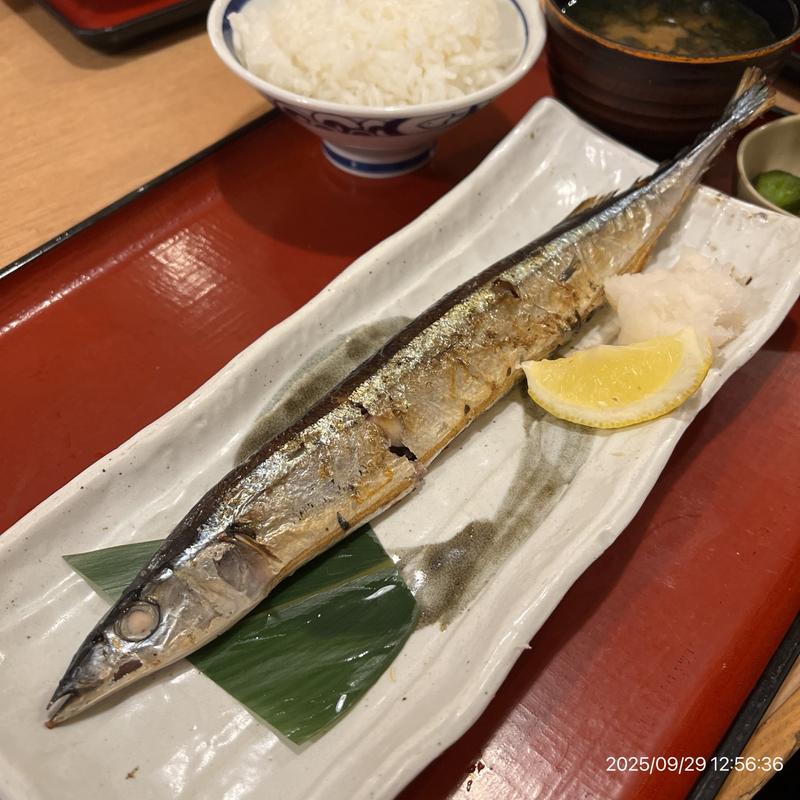 秋刀魚塩焼き定食(築地食堂源ちゃん 神保町店 )
