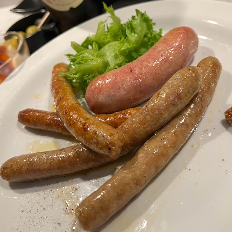 ソーセージ盛り合わせ(フラノ バール)