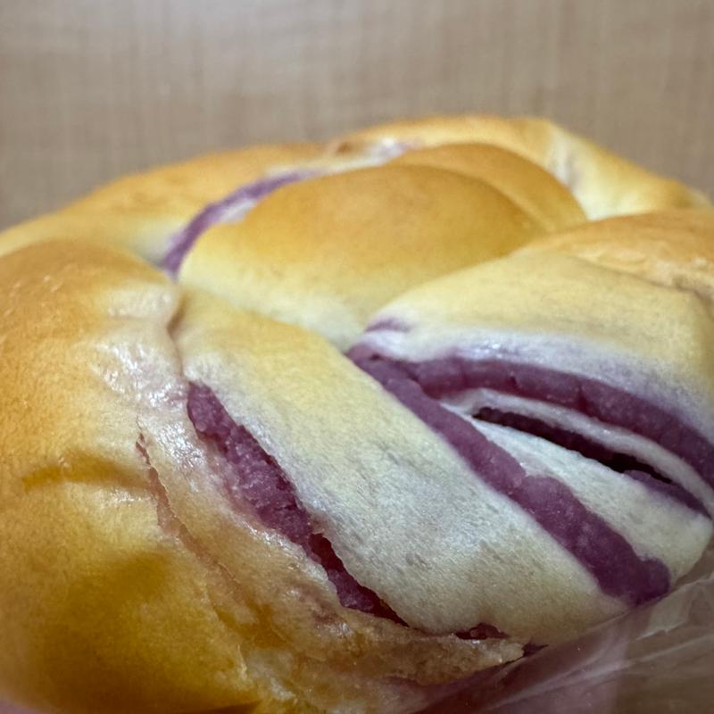 むらさきいもあんパン(きりしまベーカリー)