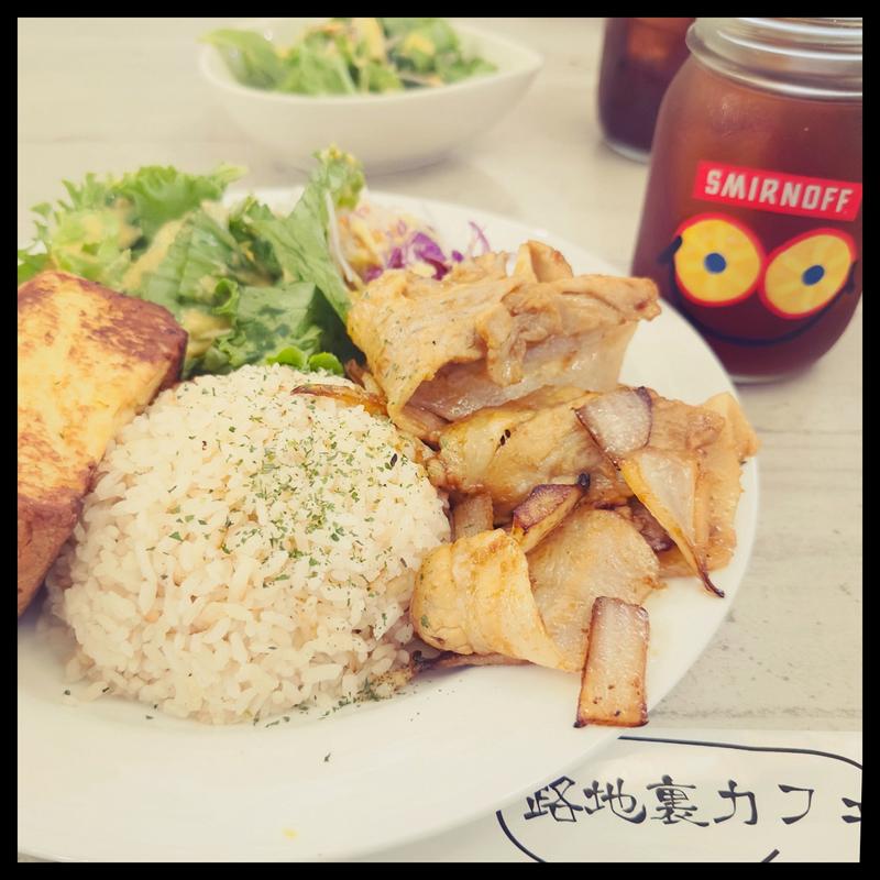 裏路地プレートポーク生姜焼き(Cafe&Bar 路地裏カフェ千葉店)