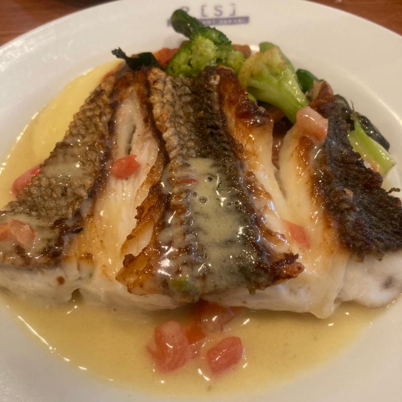 こしょう鯛のポワレ　ブールブランソース(レストラン・サカキ （RESTAURANT SAKAKI）)