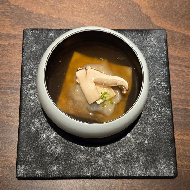 毛蟹と鼈雲呑 松茸(東麻布 いと)