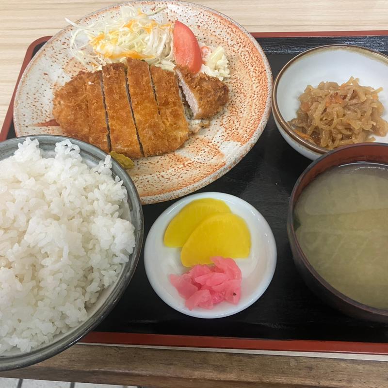 とんかつ定食(釜萬食堂 )