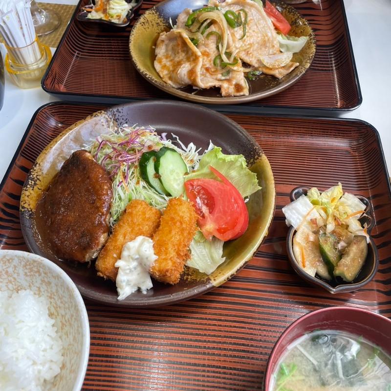 Cランチ（ハンバーグとカニコロッケ）(とんかつレストラン ひいらぎ)