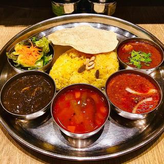 Lunch Curry Platter 4