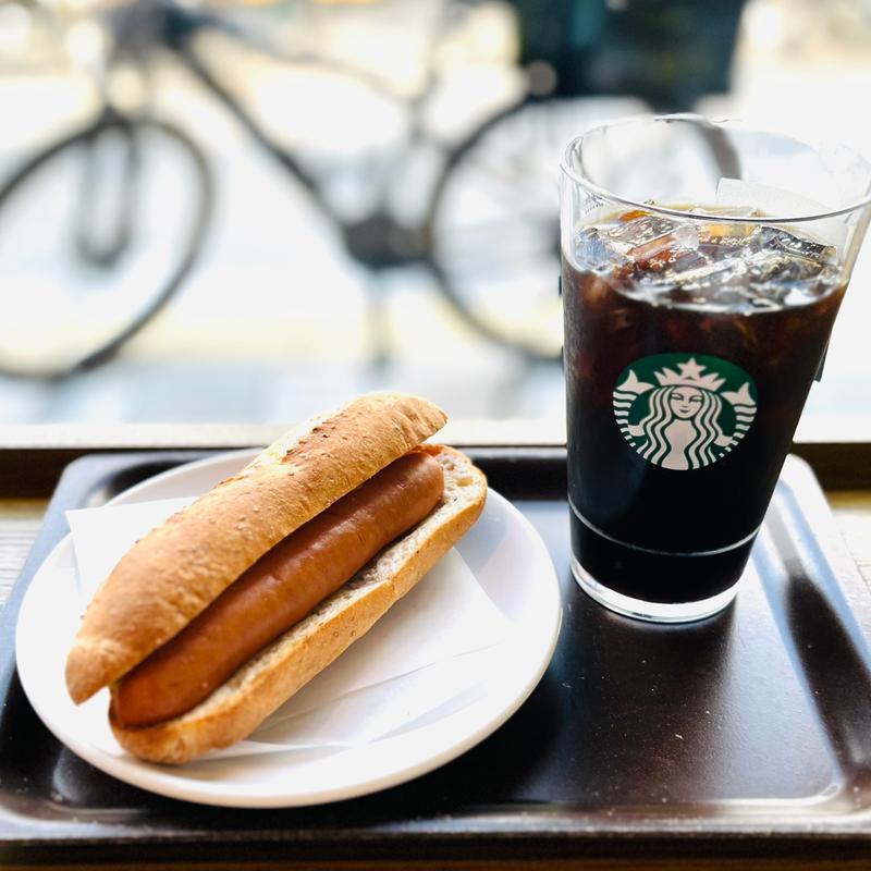 ヴィーナソーセージ石窯フィローネ(スターバックスコーヒー 南青山２丁目店)