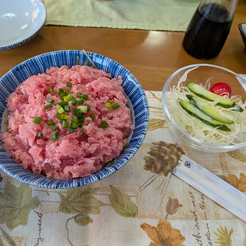 まぐろすきみ丼ランチ(カフェエルム)