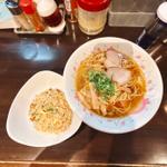 中華そば半チャーハンセット(和歌山中華そば のりや食堂)