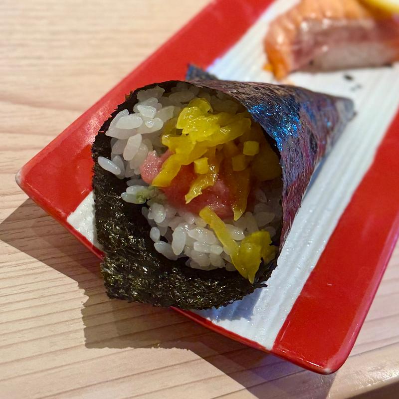 トロたく手巻き(桃太郎すし 谷原店)