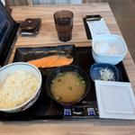 特朝定食　