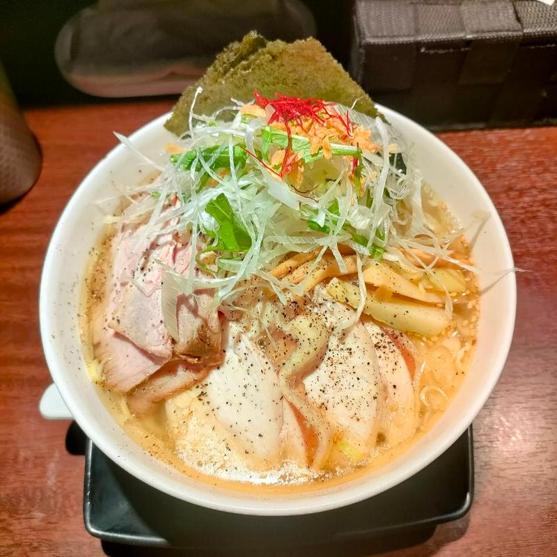 特製白鶏麺(屋台らーめん 鷹流)