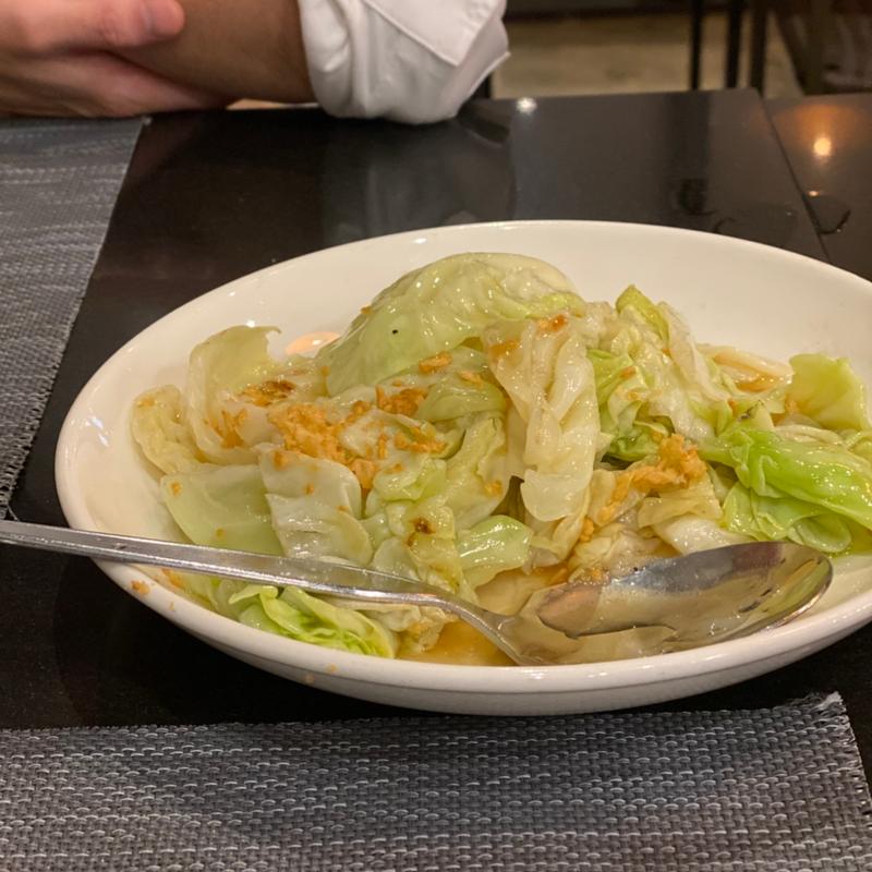 キャベツのニンニク炒め(クルア・クルンテープ(ザ・バンコク・ヘリテージ/旧「広東ハウス」))