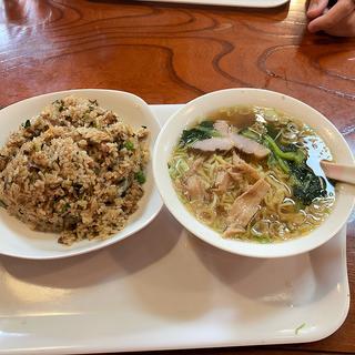 オイスター炒飯、半ラーメン(味来 )