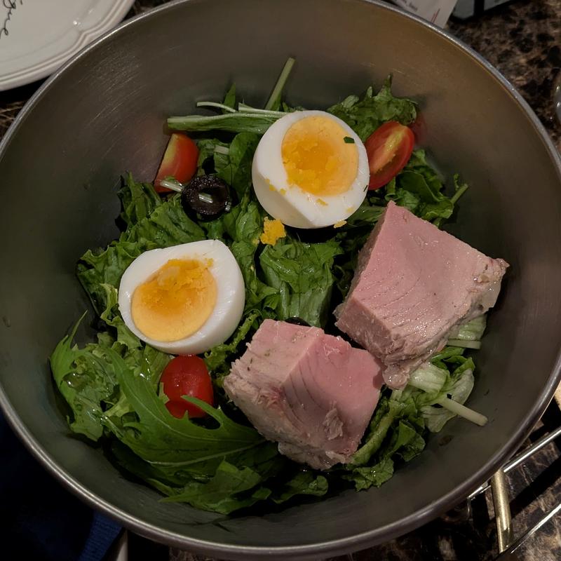 自家製本マグロツナのニース風サラダ(Antique Chic Brooch 横浜店)