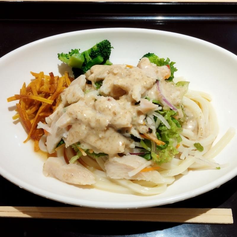 蒸し鶏と彩り野菜のサラダうどん(小)(はなまるうどん 日本橋永代通り店)