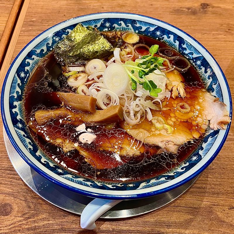 黒焼豚ラーメン(麺屋燕 豚中華そば専門店)