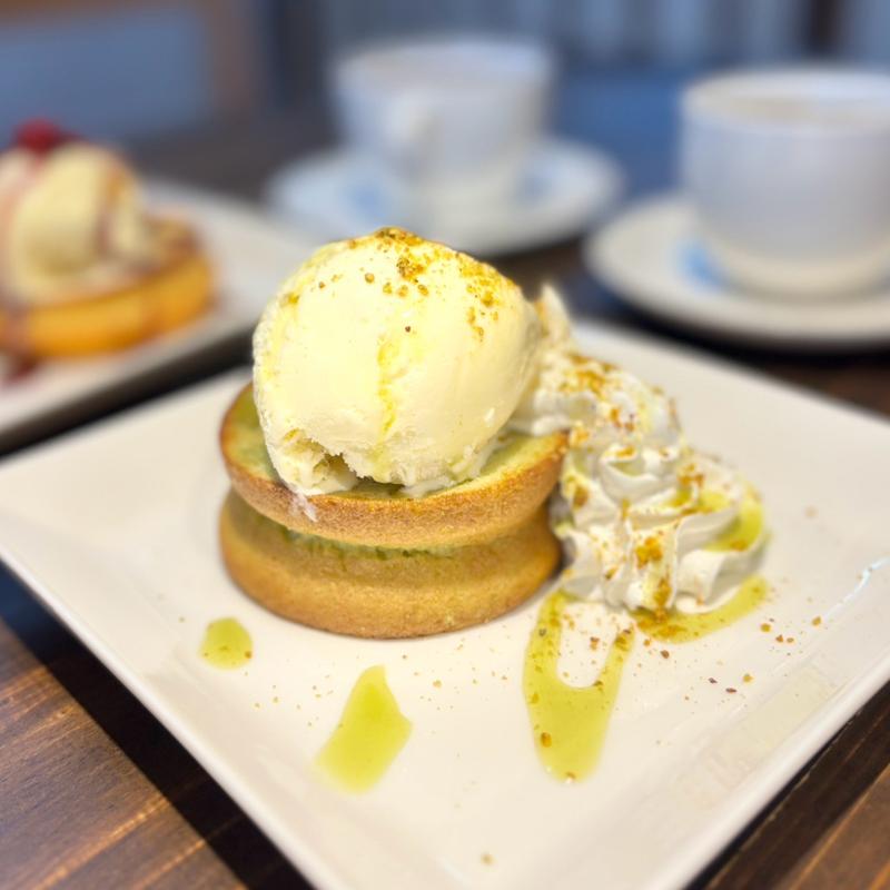 アレンジのバームシュシュ　ダブルピスタチオ(バームクーヘンcafe ＨＡ・ＲＵ)