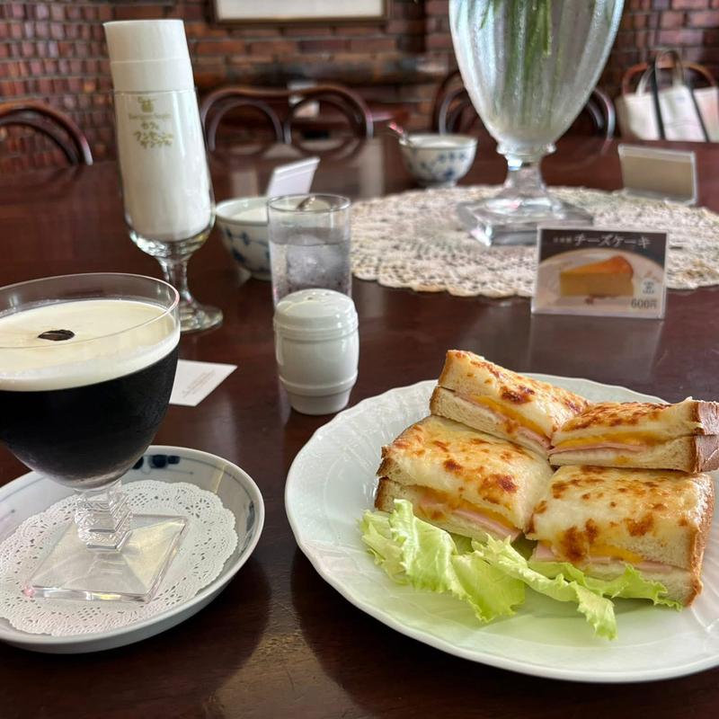 クロックムッシュ 琥珀の女王(カフェ・アンセーニュ・ダングル 自由が丘店)