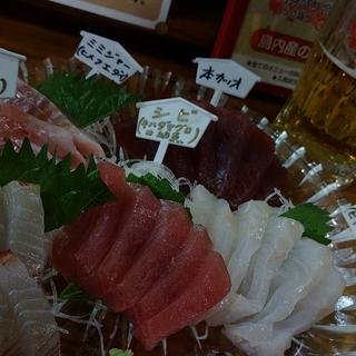 刺身盛合せ(居酒屋かよい舟)