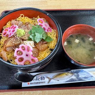 ぶっかけ漁師丼(味処 海の桜勘)