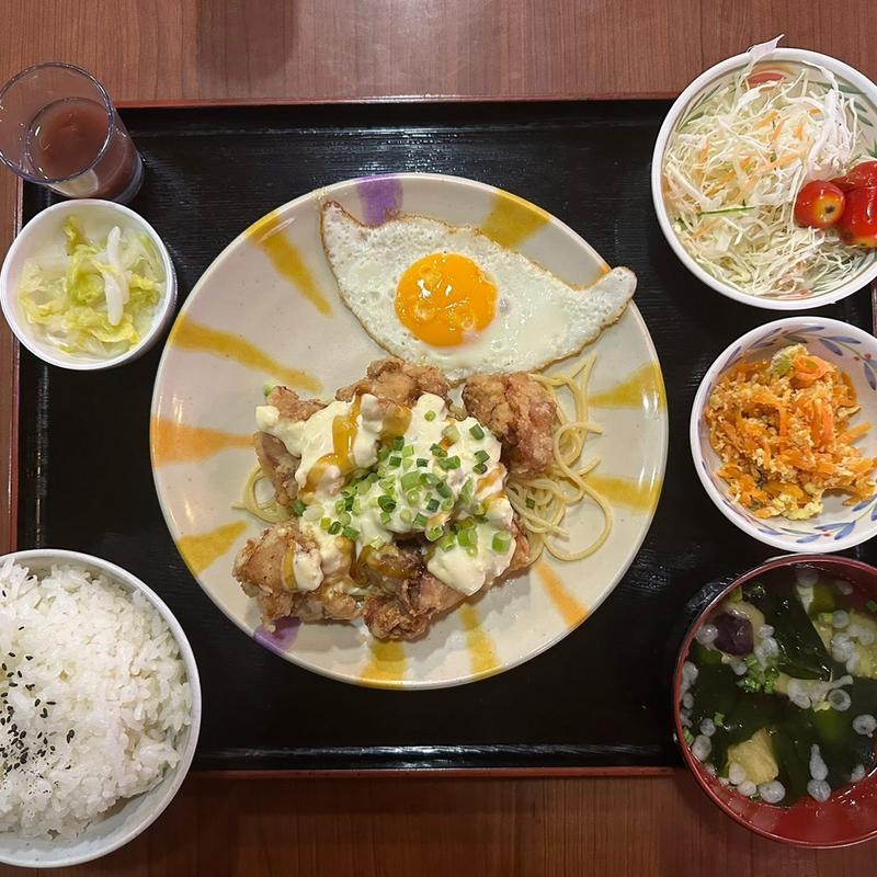 Aランチ チキン南蛮定食(アクアリュウム喫茶 慈伴賜)