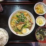 Cランチ ヘチマの味噌炒め定食(アクアリュウム喫茶 慈伴賜)